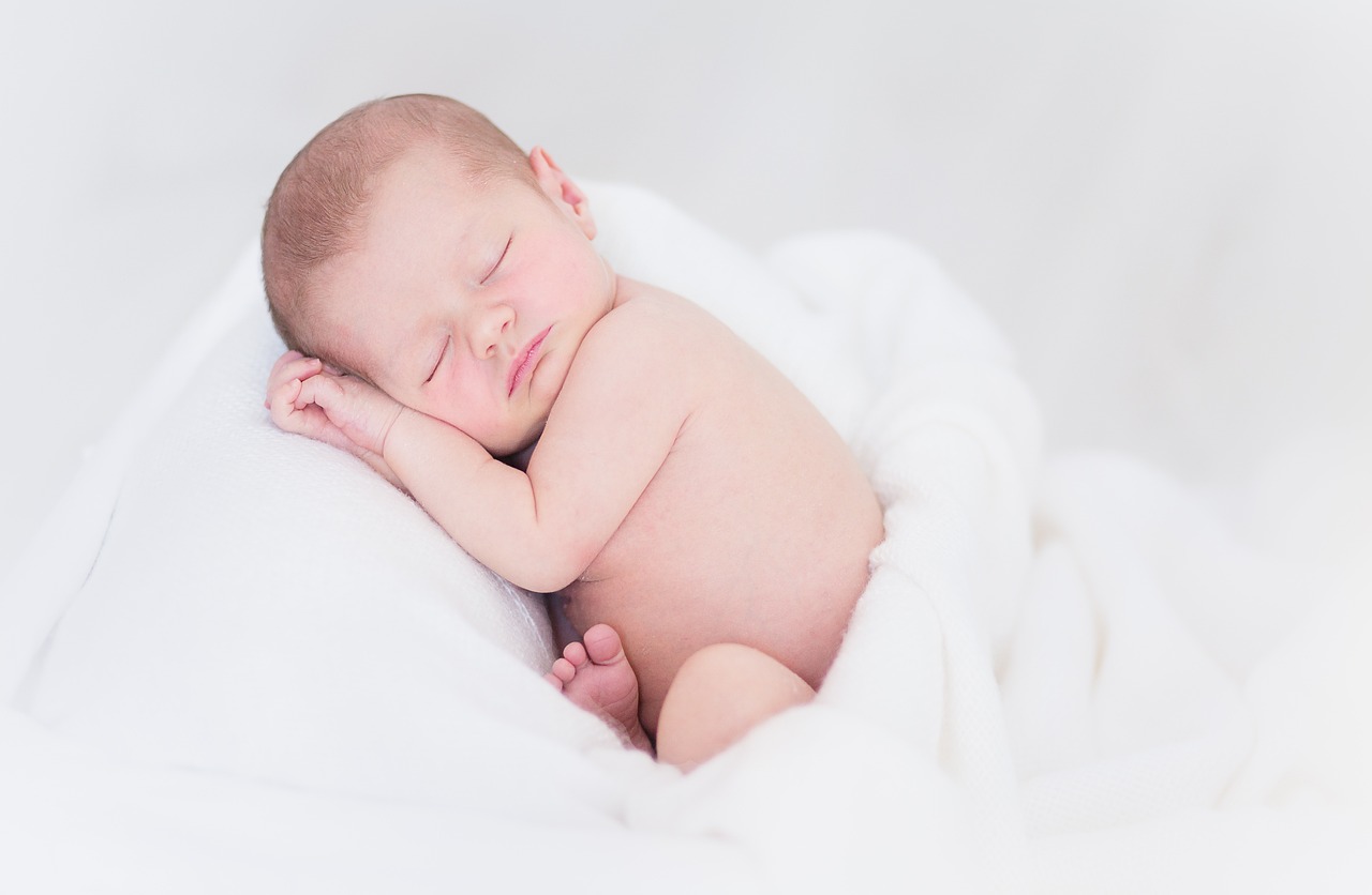 hebamme-baby-1538342_1280 (1)